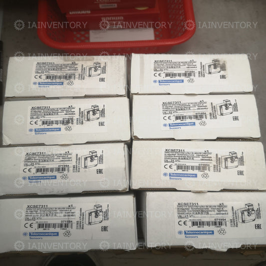 Schneider Safety Interlock XCSE7311