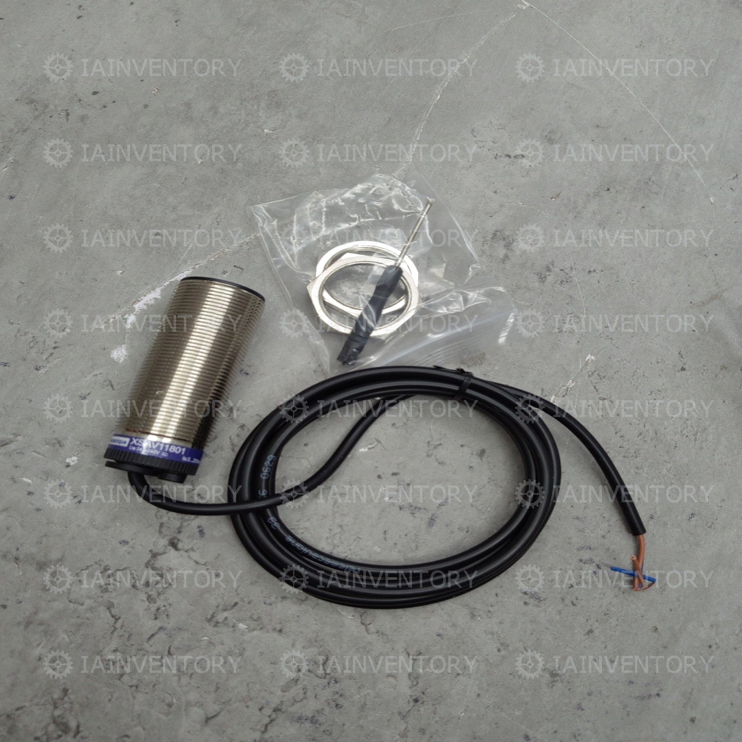 Schneider XSAV11801 Speed Switch Velocity Sensor