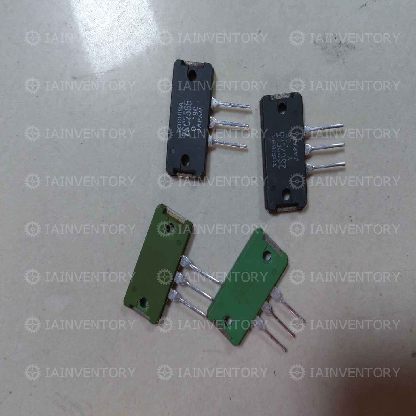 1PCS TOSHIBA MT-200 2SA1095/2SC2565 A1095/C2565