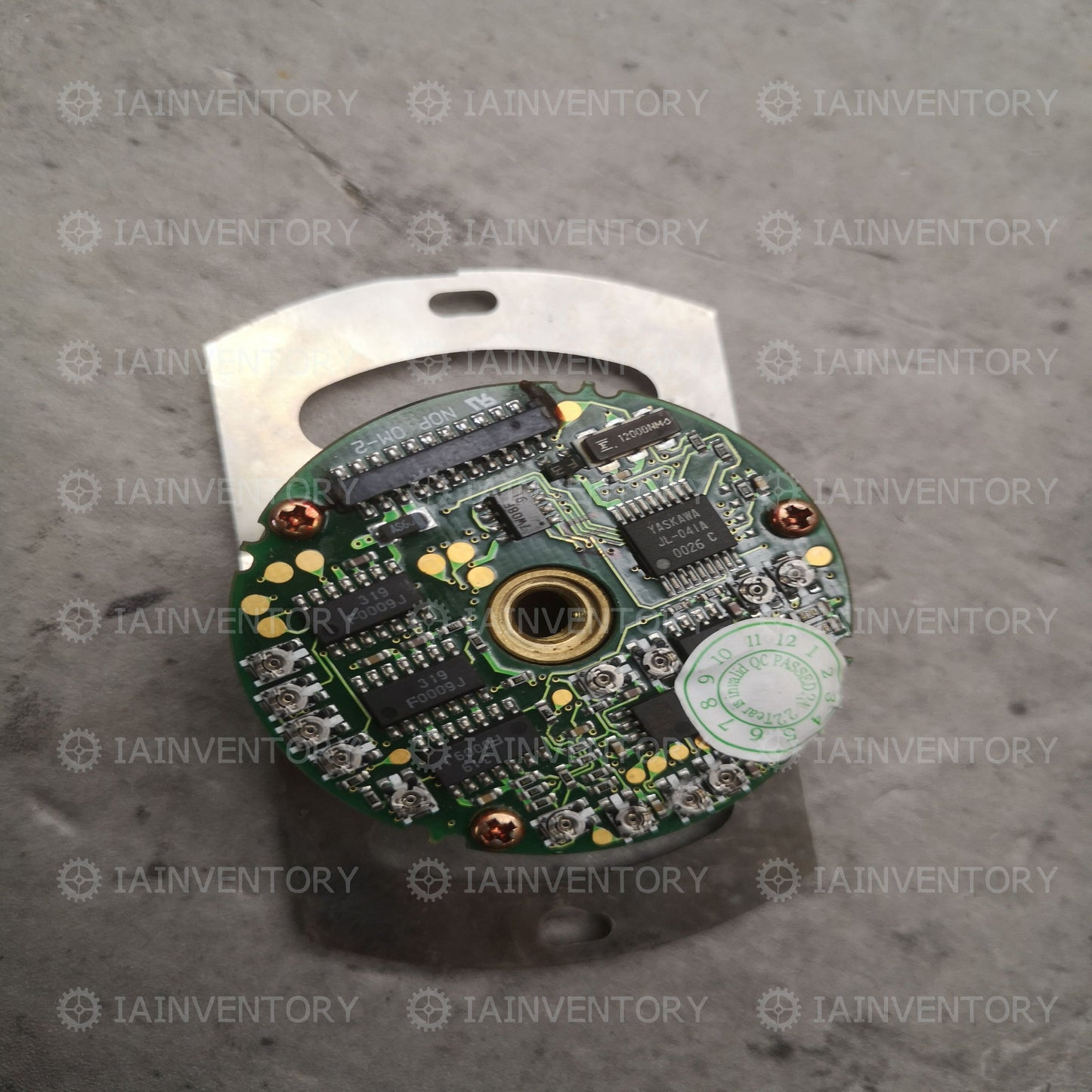 1PCS Yaskawa Servo Motor 81AWF