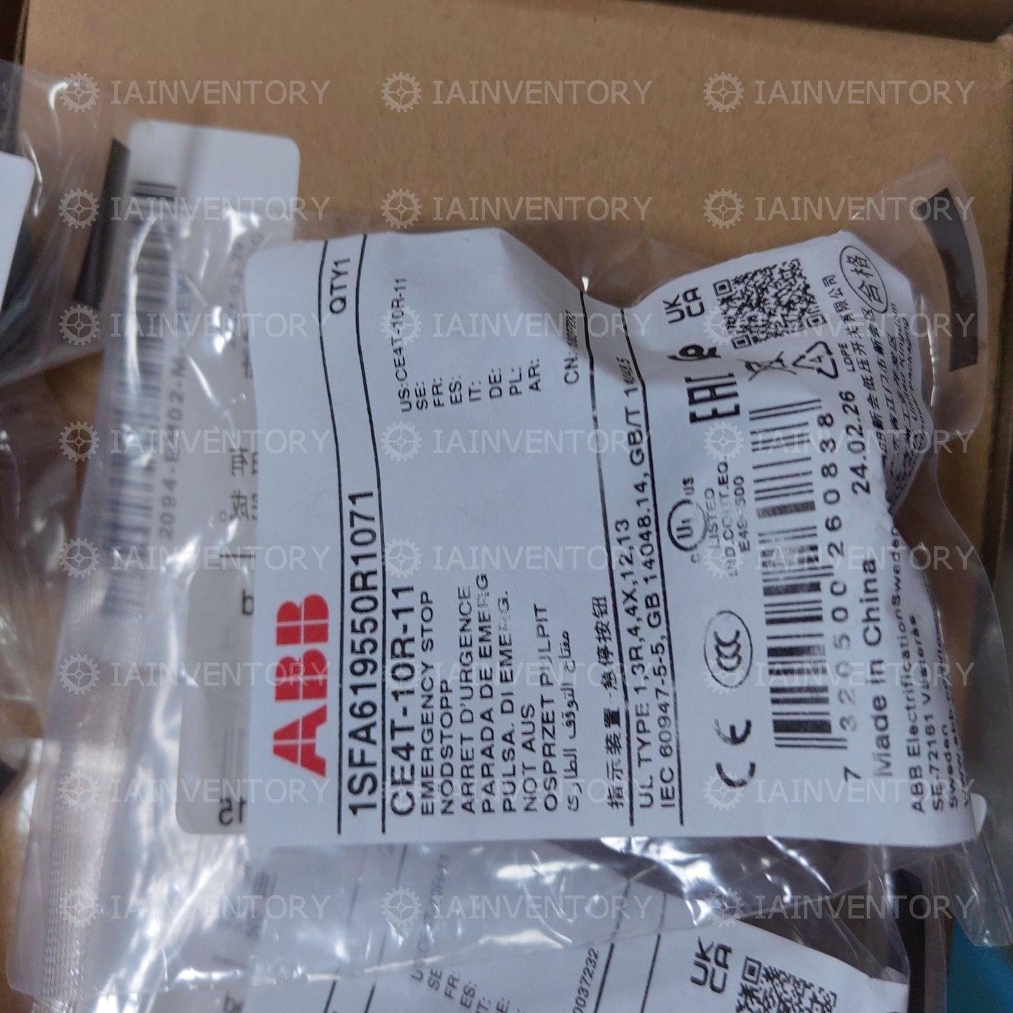 1PCS ABB CE4T-10R-11 Emergency Stop Pushbotton Switches, 40MM,220V