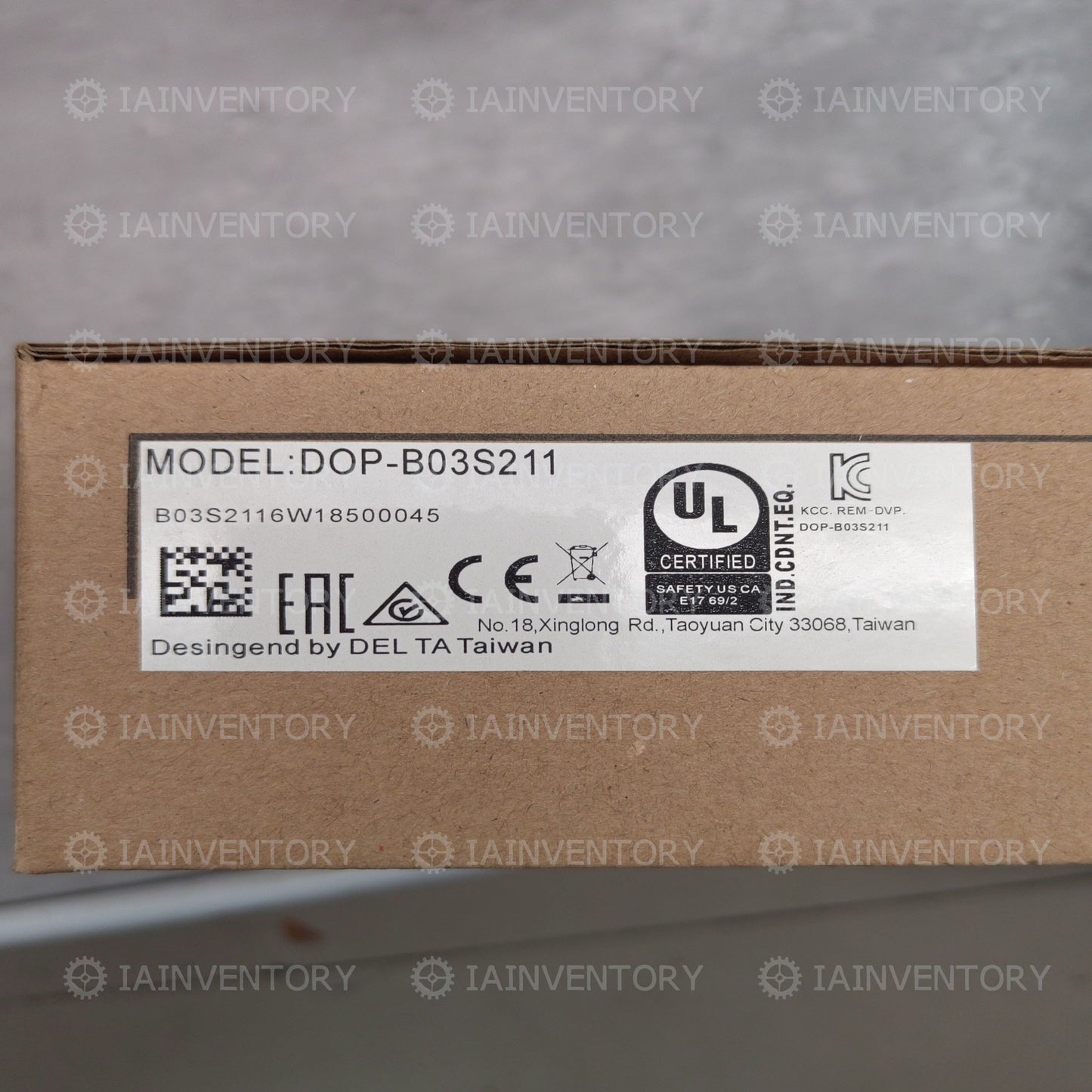 1PCS NEW Delta HMI DOP-B03S211
