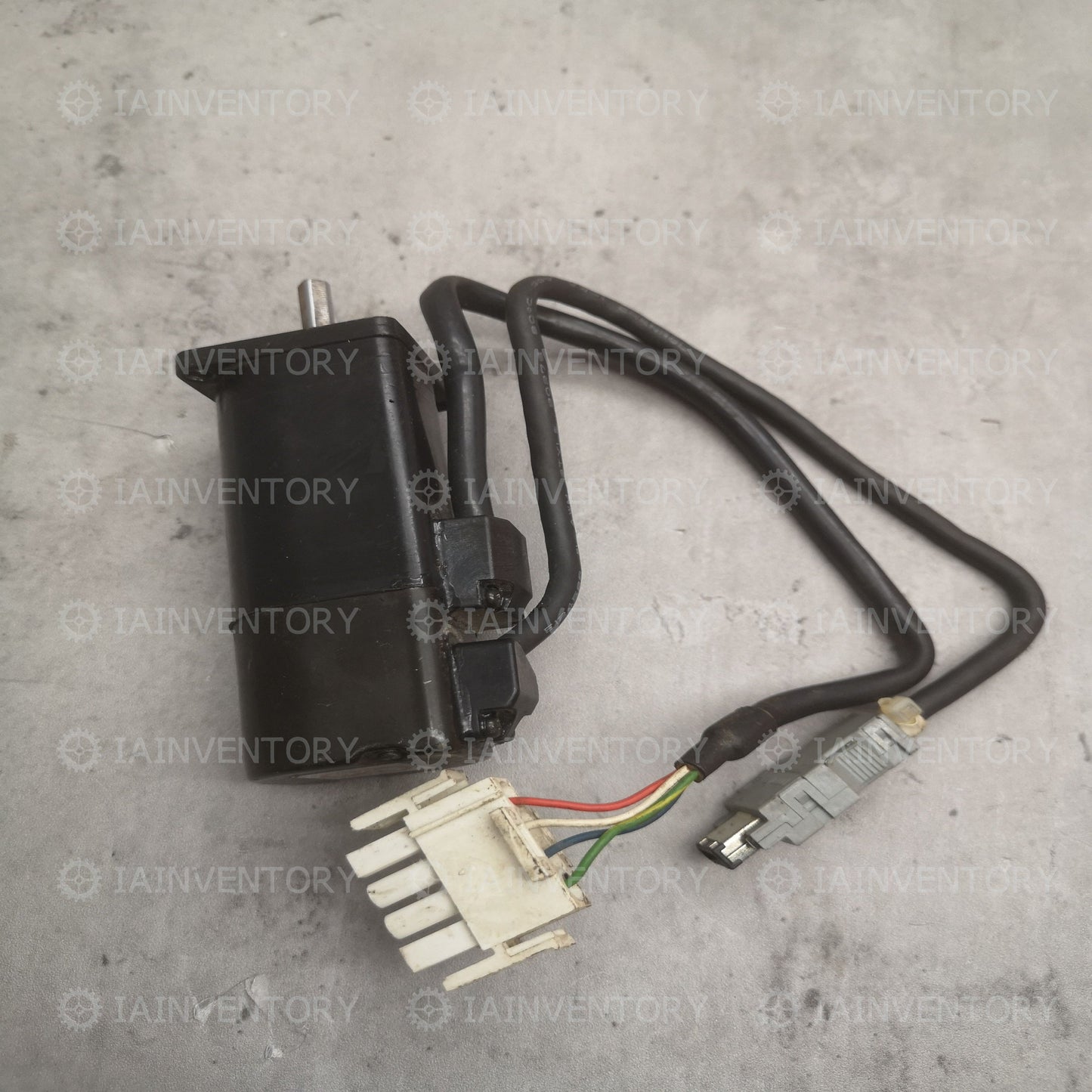 Yaskawa servo motor SGMAH-01ABA-SF11