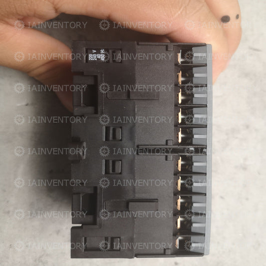 ABB auxiliary contacts VB7-30-01 220-240V