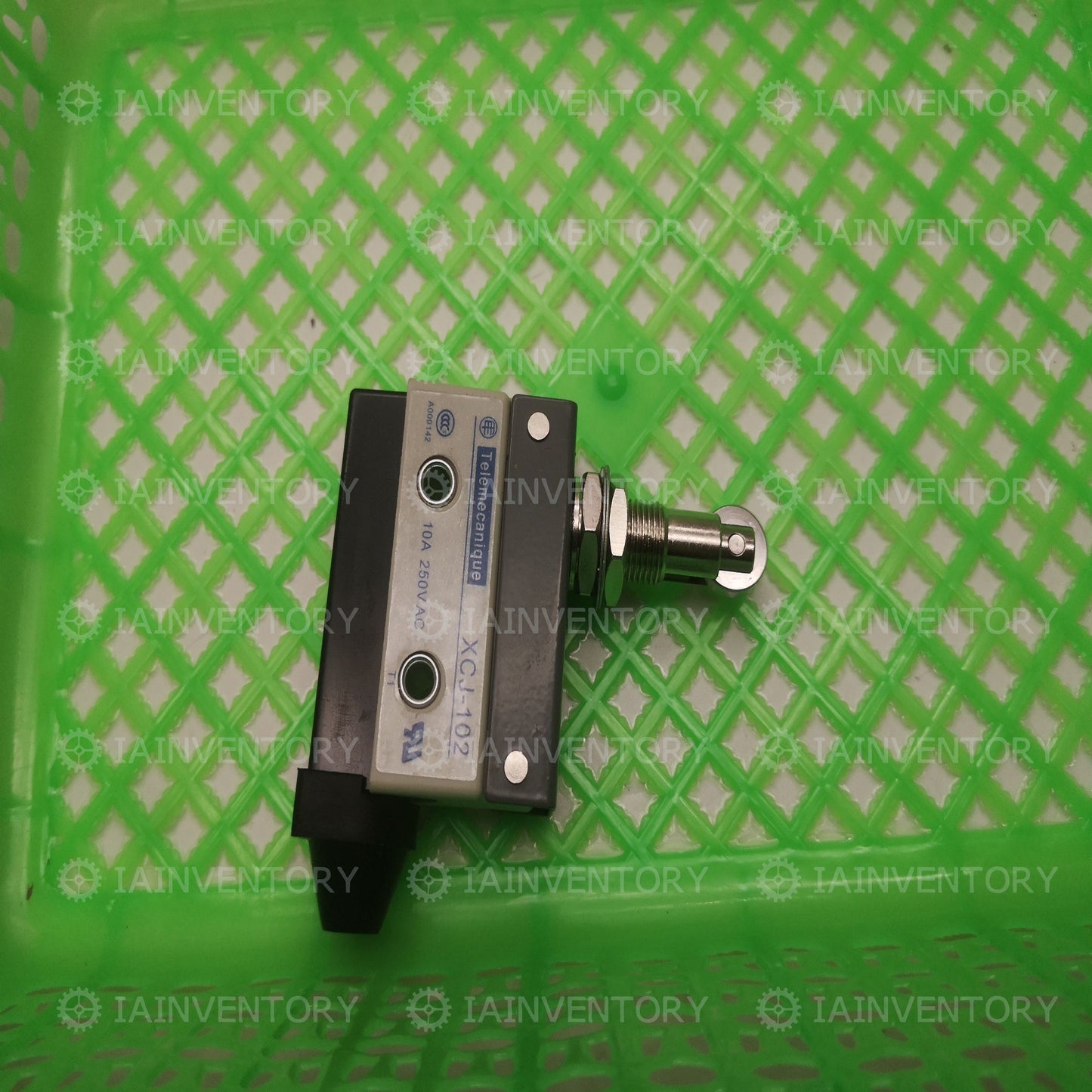 Schneider XCJ-102 Limit Switch 10A 250V