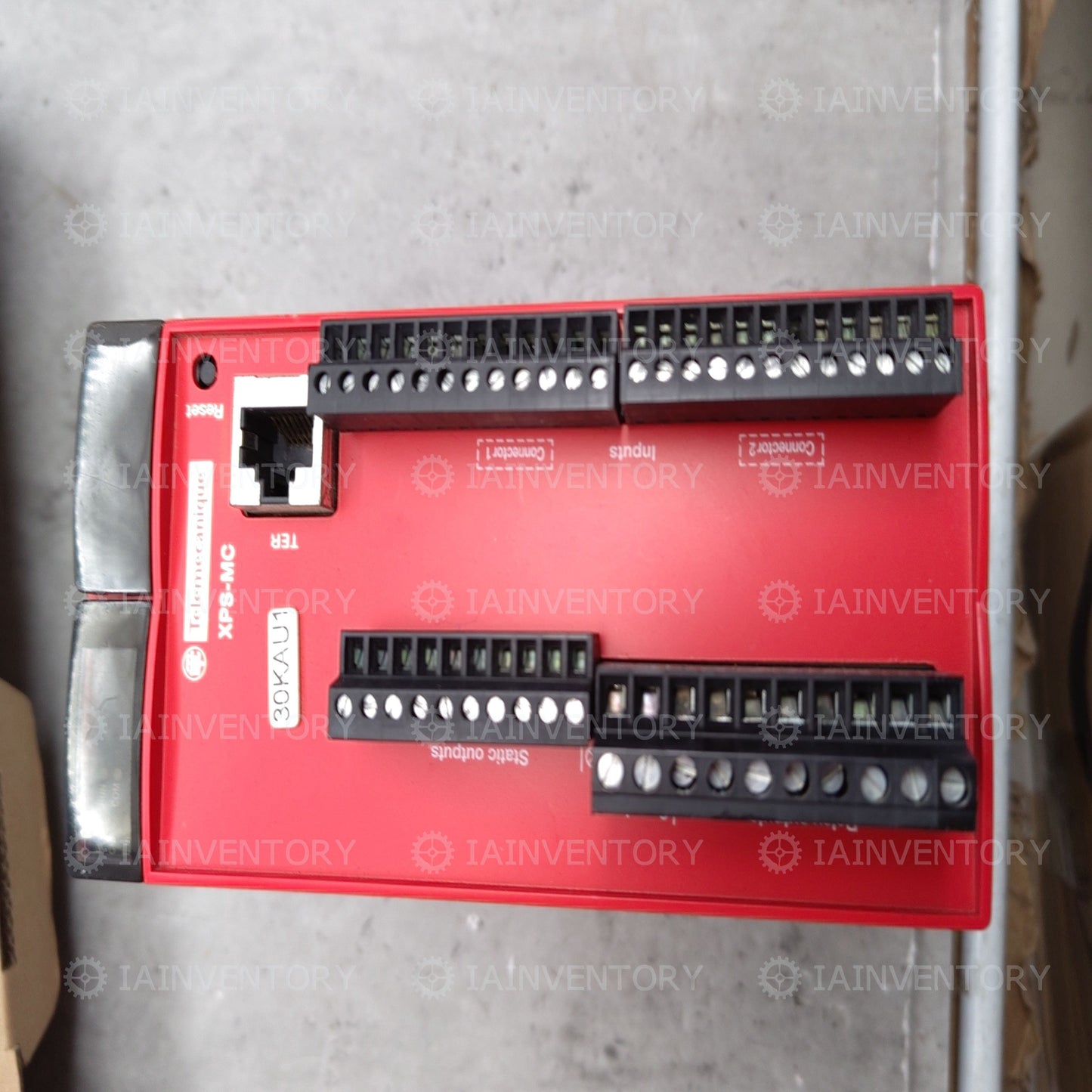 and Schneider XPSMC16Z