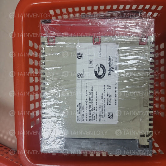 Schneider Electric XPSMC32Z Safety controller