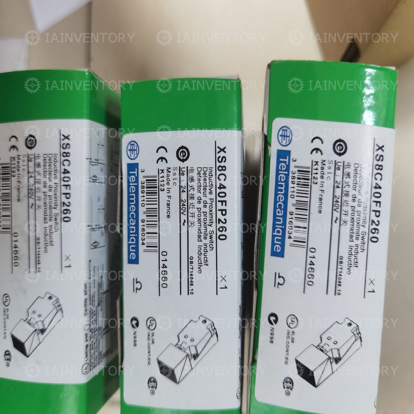 SCHNEIDER XS8-C40FP260 Inductive Proximity Switch