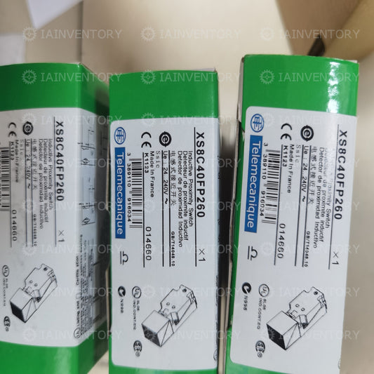 SCHNEIDER XS8-C40FP260 Inductive Proximity Switch