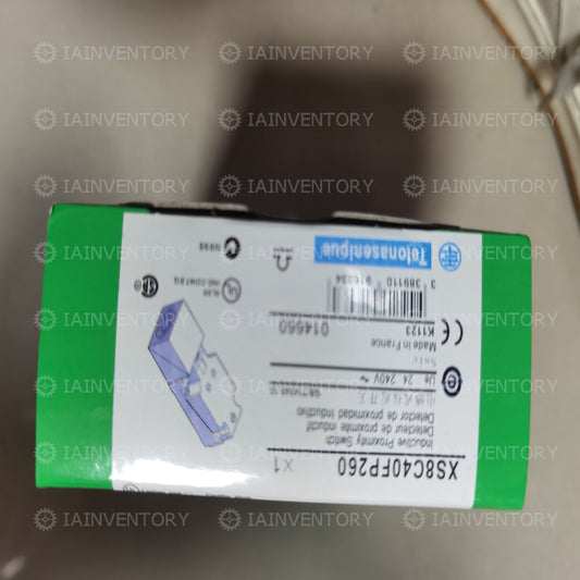 SCHNEIDER XS8-C40FP260 Inductive Proximity Switch