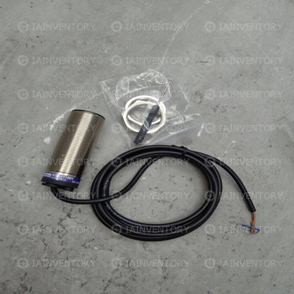 Schneider XSAV11801 Speed Switch Velocity Sensor
